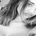 Belen Rodriguez cambia look, fan sotto shock sui social