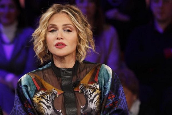 Milano Pride da Paola Barale a Alexia, i vip che partecipano alla manifestazione