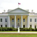 Allarme bomba alla Casa Bianca, fermata una persona, interrogatorio in corso