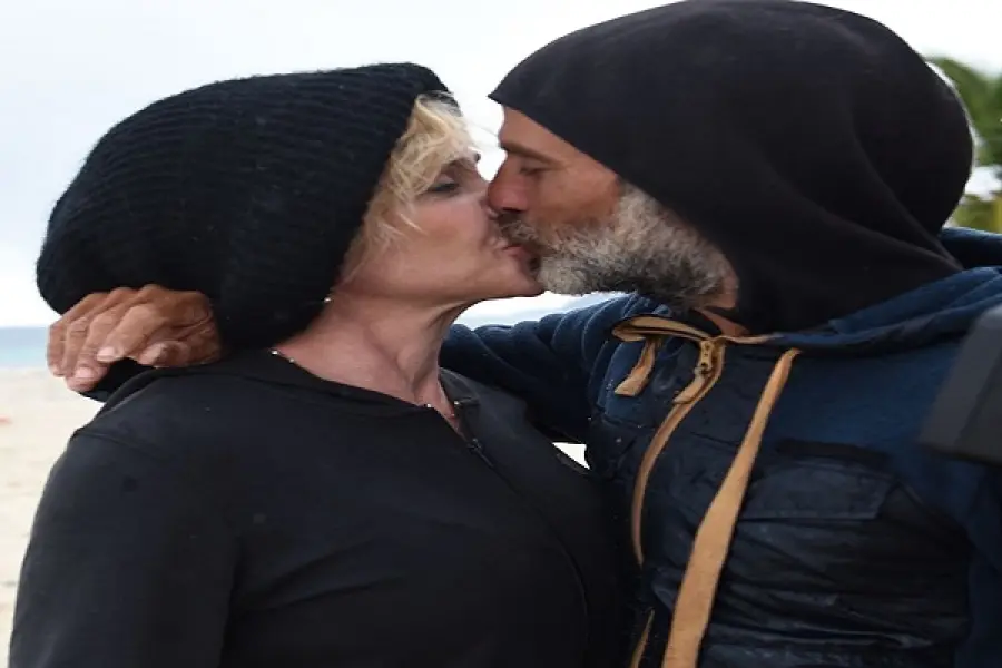 Raz Degan e Paola Barale Isola dei famosi 2017, quanta passione per la coppia...