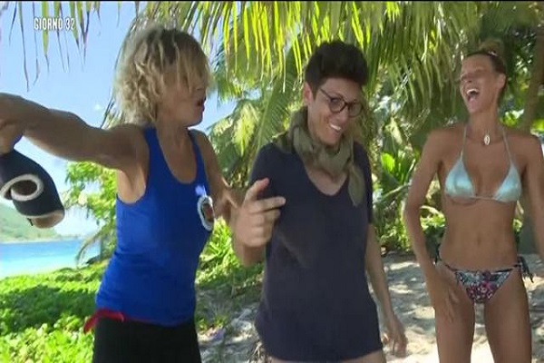 Isola dei Famosi 2017 Gossip Naufraghi: Eva Grimaldi gelosa di Imma, lo scontro con Giulia Calcaterra
