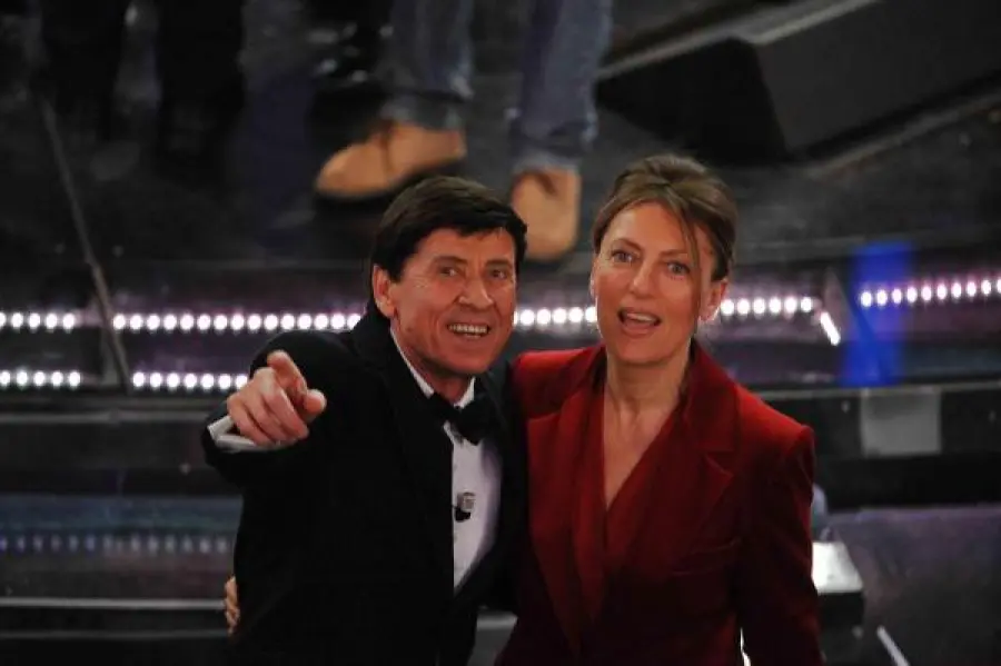 San Valentino, Gianni Morandi innamorato "Come il primo giorno": dedica su Facebook alla moglie