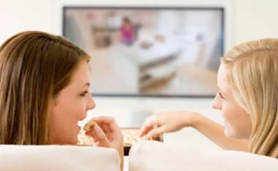 Attenzione alla dieta in televisione, l'allarme di Medici: consigli falsi e dannosi