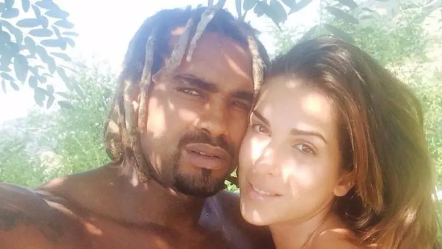 Rimini, ragazza di 28 anni sfregiata con l'acido dal suo ex