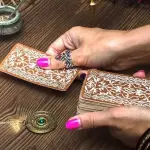 Cartomanzia: che cos'è, come funziona e quali sono i vantaggi da considerare