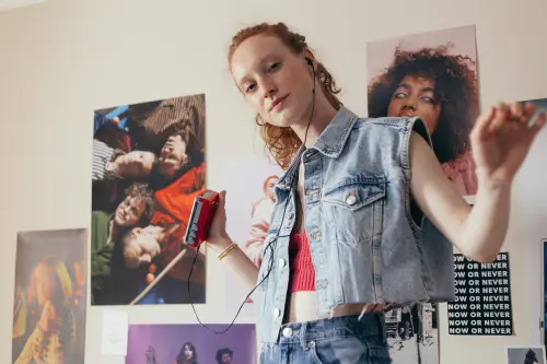 Nostalgia nella cultura pop: significato, meccanismi e impatto contemporaneo