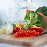Alimentazione sana: principi base per mangiare bene senza diete estreme