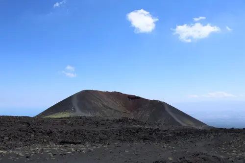Come funziona un vulcano e perché erutta