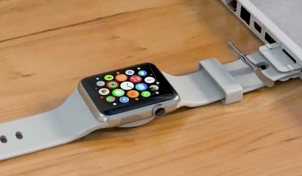 Apple Watch, arriva il brevetto per il caricatore integrato nel cinturino