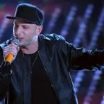 Sanremo 2017 Clementino dice ‘za fo’: significato del segnale lanciato sul palco
