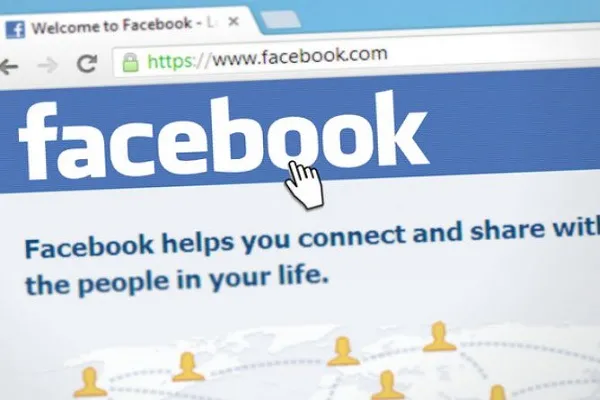 Diffamazione su Facebook: l’offesa in bacheca è meno ‘grave’ di quella mezzo stampa