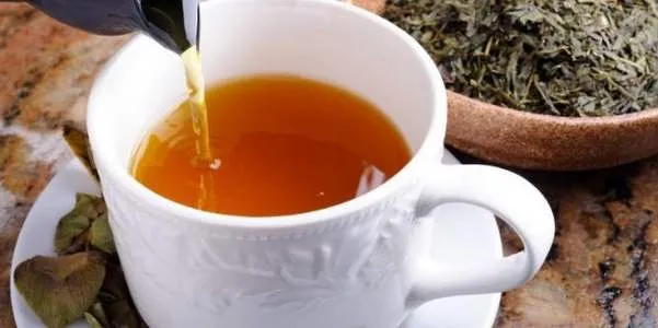 Una tazza di Tè al giorno contro la demenza senile, tutte le proprietà benefiche