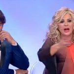 Tina Cipollari lascia Uomini e donne? La verità sugli screzi con Maria De Filippi