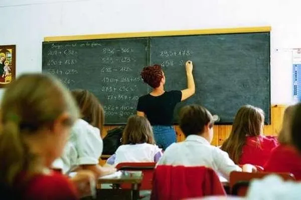 Assunzioni Scuola 2017, sblocco cattedre per 15mila insegnanti supplenti