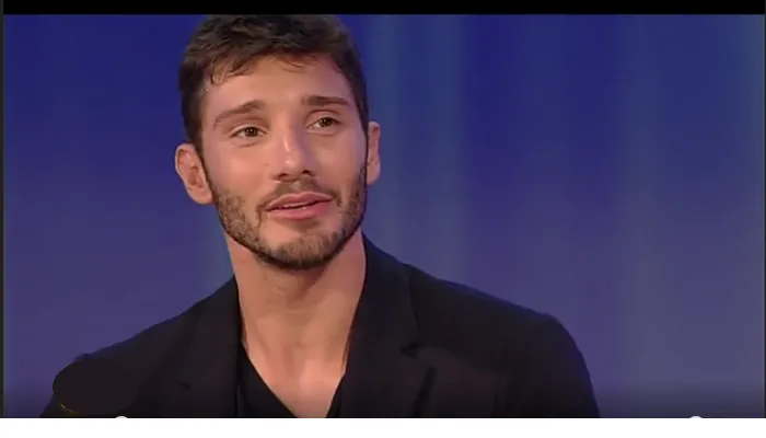 Stefano De Martino al Maurizio Costanzo Show: ecco cosa penso di Belen