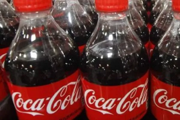 Coca cola presenta la sua prima bevanda alcolica in 130 anni