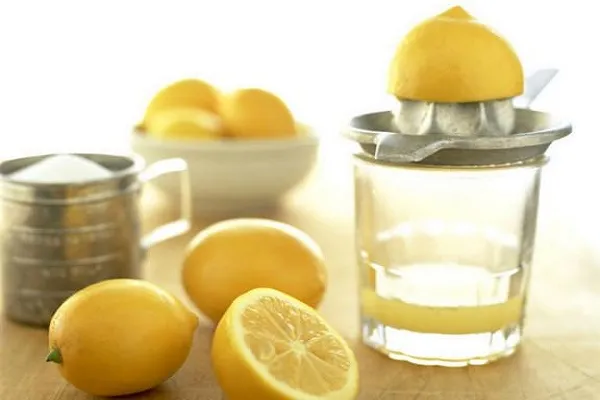 Dieta del limone per dimagrire: controindicazioni, rischi ed effetti collaterali