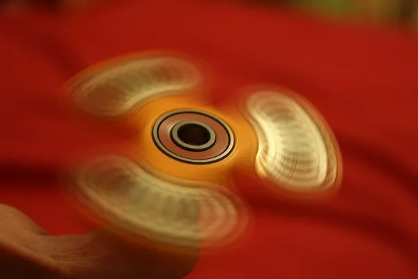 Fidget Spinner: il nuovo gioco rotante è veramente pericoloso?