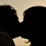 Giornata mondiale del bacio: gli effetti benefici sulla salute