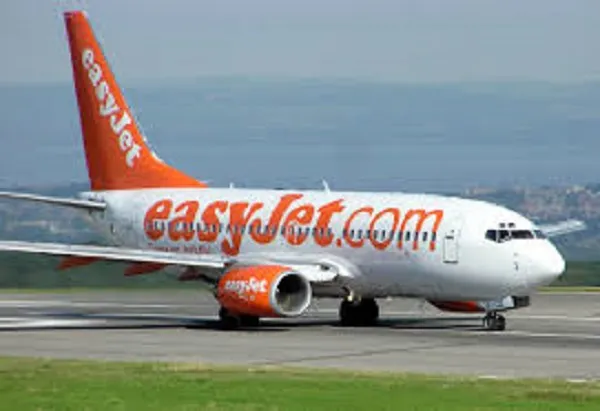 Annullato volo EasyJet per Milano, la compagnia: “arrangiatevi”