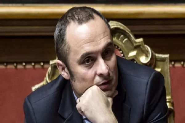 IUS SOLI dimissioni Ministro Enrico Costa, Governo Gentiloni rischia?