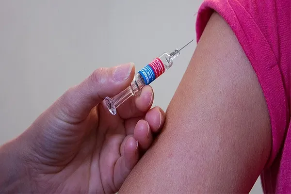 Vaccini obbligatori: possibile riduzione da 12 a 10?