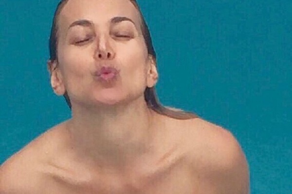 Barbara D’Urso hot in piscina: attacchi pesanti su Instagram