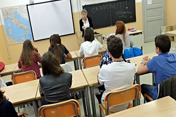 Licei Brevi, il Ministro Fedeli ha firmato il decreto: le novità della Scuola
