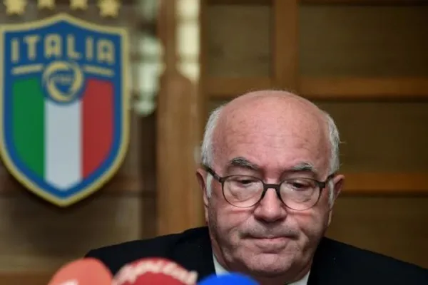 Molestie sessuali: Carlo Tavecchio accusato da una dirigente