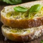 Pane e olio, merenda salutare: perché fa bene?