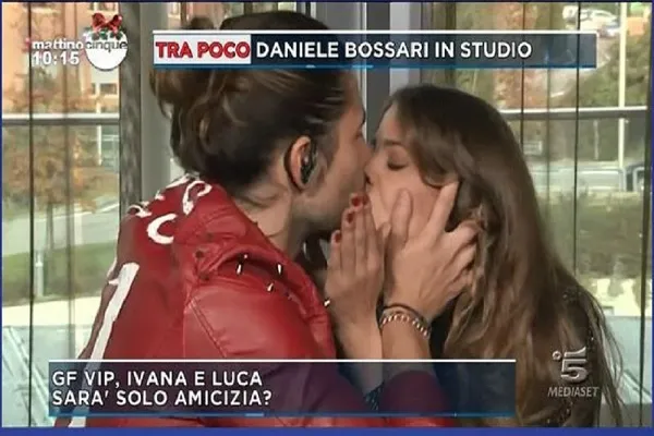 Luca Onestini bacia Ivana, la foto diventa virale sul web