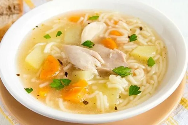 Influenza e raffreddore: brodo di pollo rimedio naturale