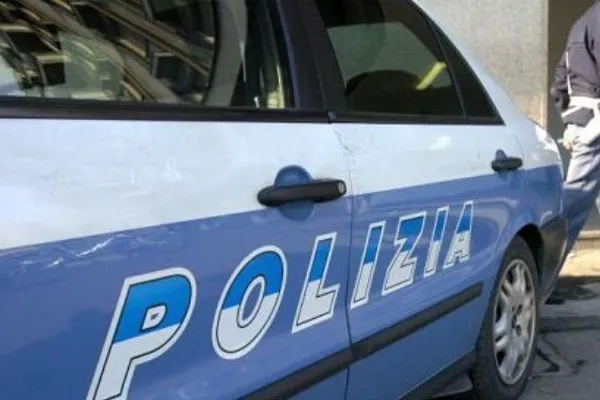 Abusi su figlia adolescente, trovato impiccato il padre accusato