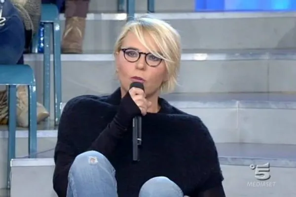 Maria De Filippi fa a pezzi Annamaria del Trono Over