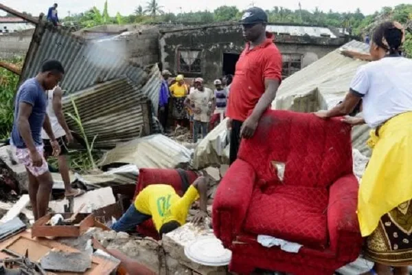 Crolla montagna di rifiuti in Mozambico: 17 morti