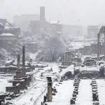 Ondata di freddo in Italia, neve a Napoli e Roma