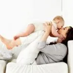 Amore di una mamma: secondo la scienza modifica il DNA di un figlio