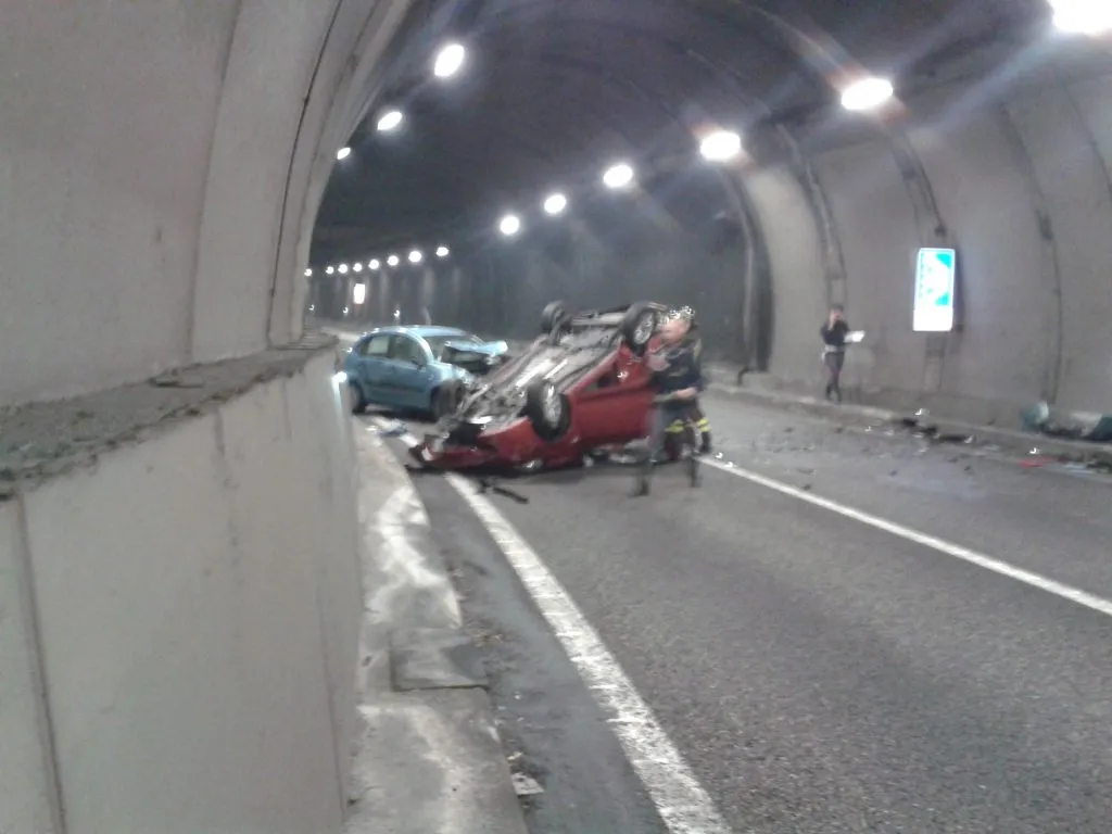 Incidente in una galleria sulla Lecco-Ballabio: un morto