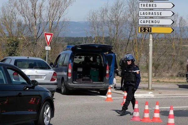 Attacco terroristico in Francia: uomo apre il fuoco in un supermercato