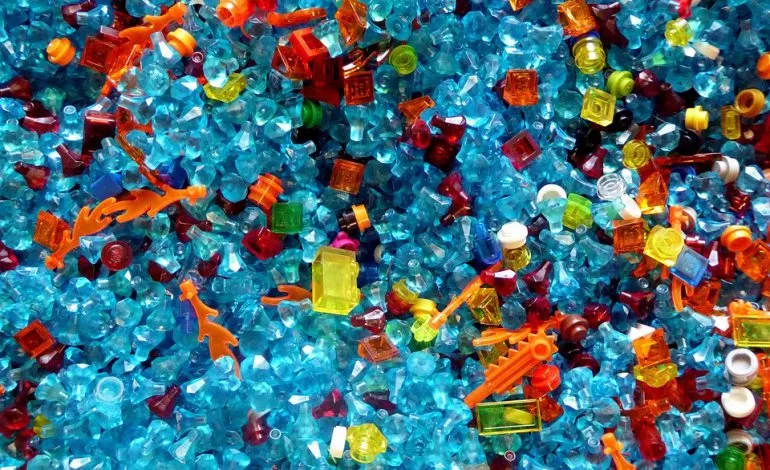 Inquinamento, scoperta sostanza non inquinante simile alla plastica