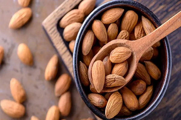 Cuore sano, una mandorla al giorno toglie il medico di torno?