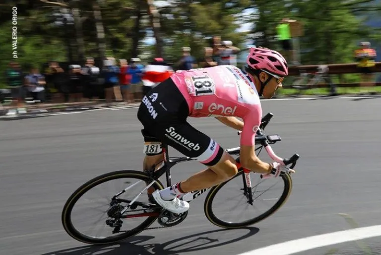 Giro d’Italia, è Tom Domoulin la prima maglia rosa
