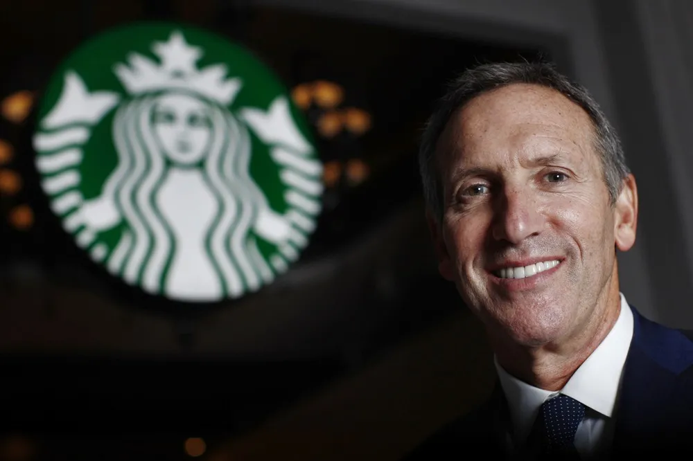 Howard Schultz lascia Starbucks: sfida a Trump?