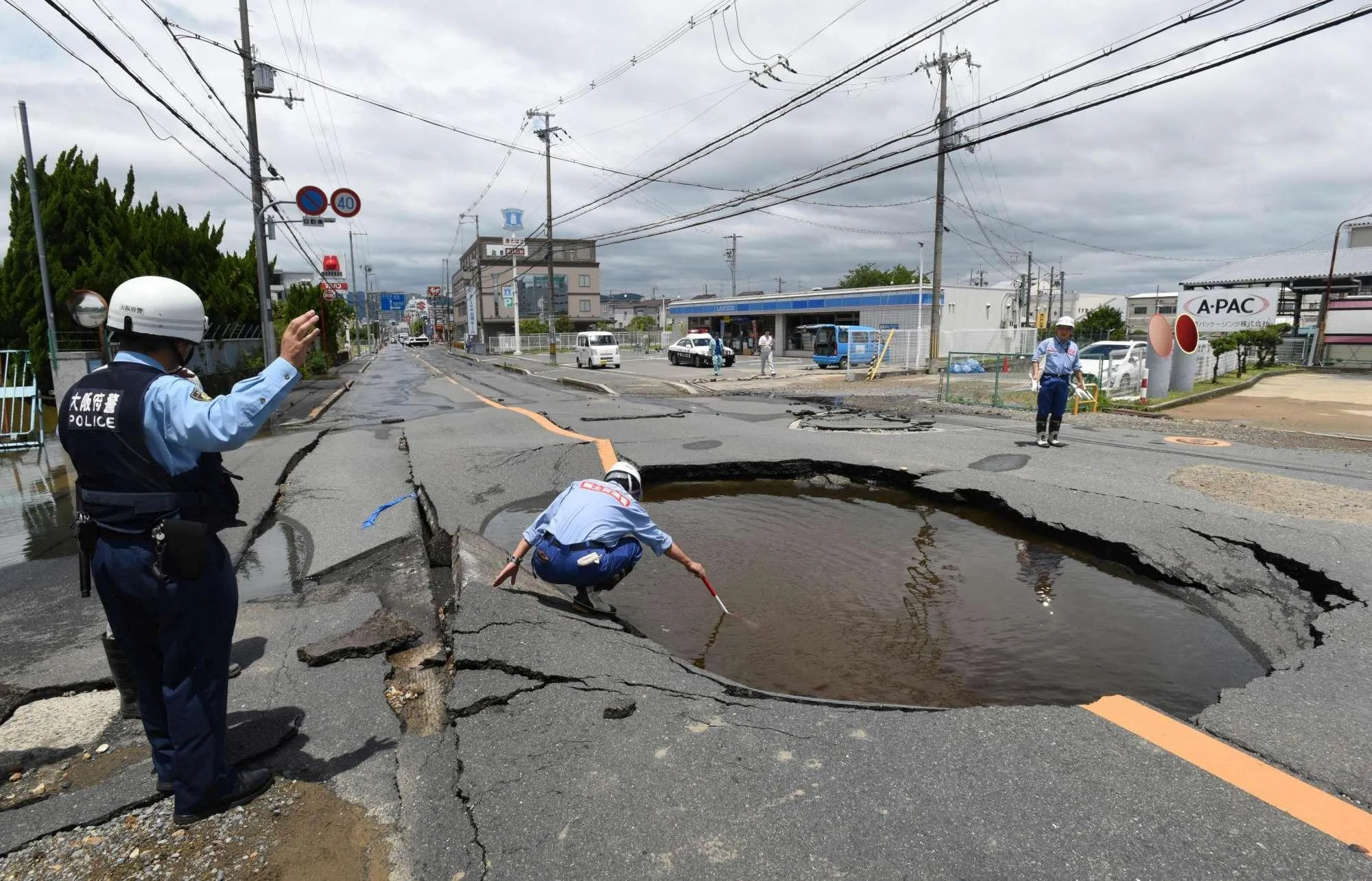 Terremoto a Osaka, il bilancio è disastroso