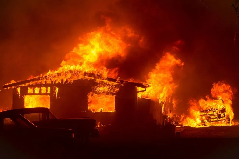 Roghi in California: aumentano le vittime, è stato di emergenza