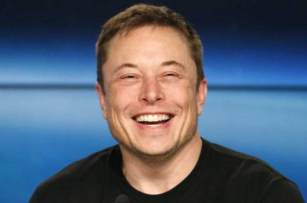 Tesla resta in Borsa: arriva l'annuncio di Elon Musk
