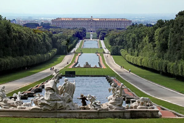 Assenteismo: licenziati dipendenti della Reggia di Caserta