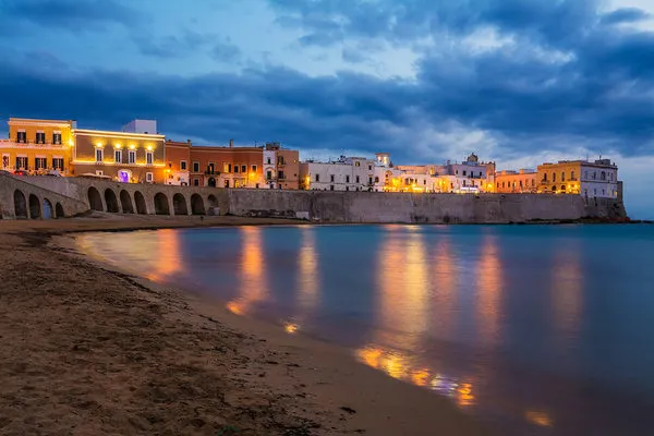 Gallipoli, scappano i turisti: il declino della Rimini del Salento