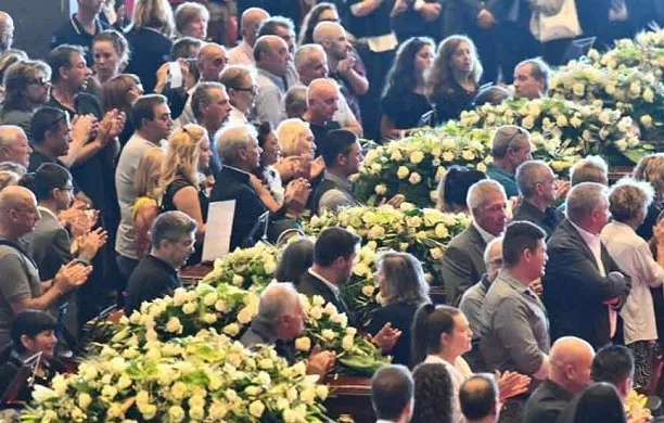 Giorno di lacrime a Genova dove si sono svolti i funerali di Stato