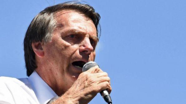 Jair Bolsonaro è stato accoltellato: è tra i favoriti alle prossime elezioni in Brasile